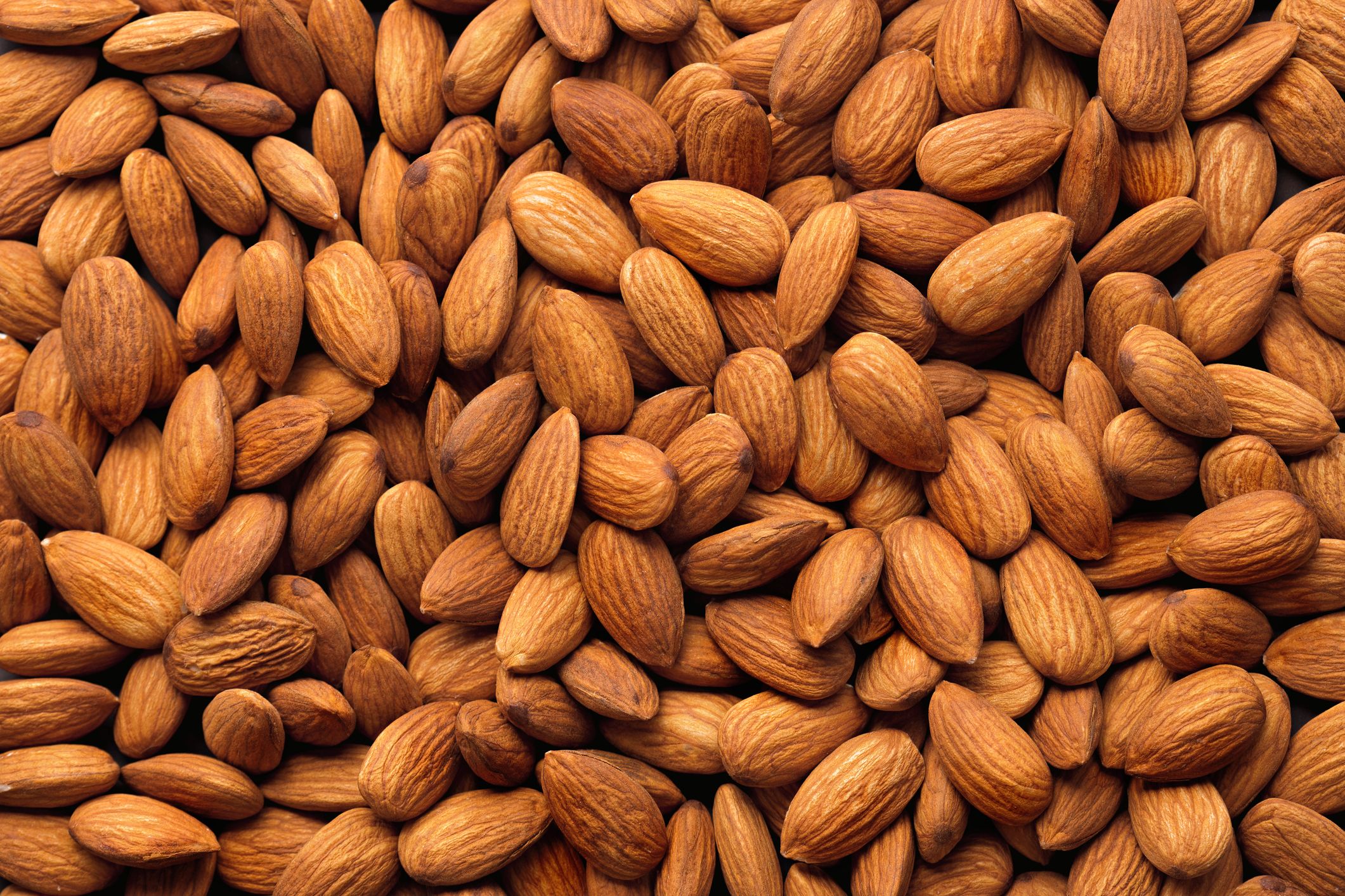 بادام درختی ( مبنای خرید بر اساس 1 کیلو می باشد )