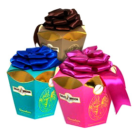 شکلات کاکائویی مغز دار کرم نارگیلی